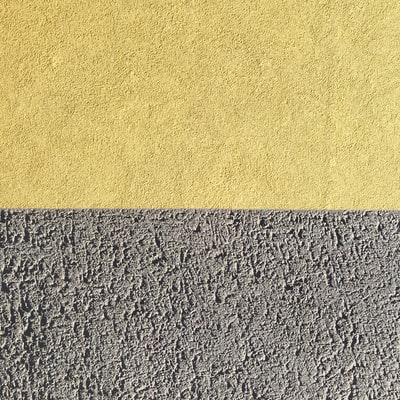 灰色和黄色的墙
